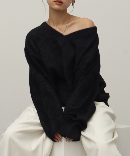 NOGLE(ノグル)の「【NOGLE/ノグル】オフショルミニシャギーVネックニット(ニット/セーター・レディース・ブラック/アイボリー/レッド/ブルー・FREE)」の15枚目の写真
