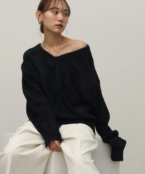 NOGLE(ノグル)の「【NOGLE/ノグル】オフショルミニシャギーVネックニット(ニット/セーター・レディース・ブラック/アイボリー/レッド/ブルー・FREE)」の16枚目の写真