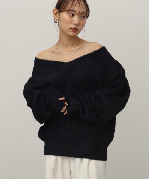 NOGLE(ノグル)の「【NOGLE/ノグル】オフショルミニシャギーVネックニット(ニット/セーター・レディース・ブラック/アイボリー/レッド/ブルー・FREE)」の18枚目の写真