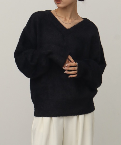 NOGLE(ノグル)の「【NOGLE/ノグル】オフショルミニシャギーVネックニット(ニット/セーター・レディース・ブラック/アイボリー/レッド/ブルー・FREE)」の11枚目の写真