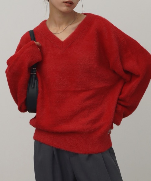NOGLE(ノグル)の「【NOGLE/ノグル】オフショルミニシャギーVネックニット(ニット/セーター・レディース・ブラック/アイボリー/レッド/ブルー・FREE)」の6枚目の写真