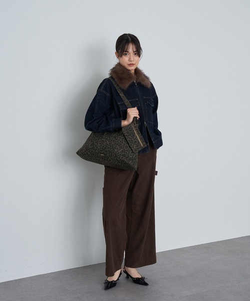 RAY CASSIN（レイカズン）の「【A4対応】アシメラウンドバッグ（ショルダーバッグ・レディース・ブラウン系その他2/ブラウン・FREE）」の8枚目の写真