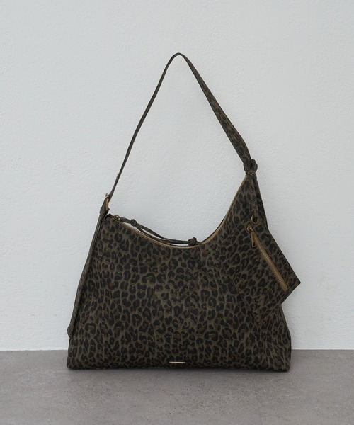 RAY CASSIN（レイカズン）の「【A4対応】アシメラウンドバッグ（ショルダーバッグ・レディース・ブラウン系その他2/ブラウン・FREE）」の6枚目の写真