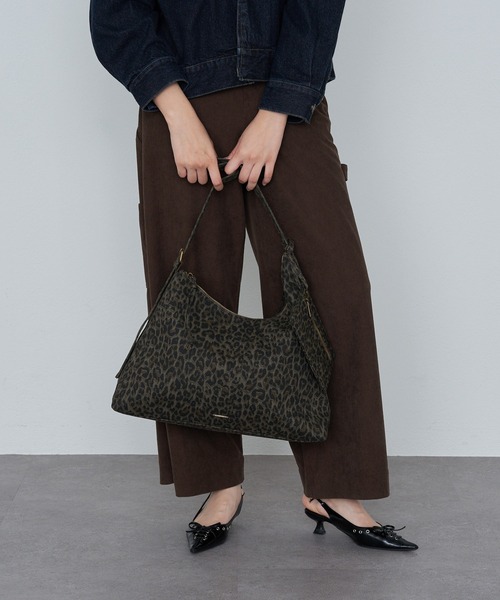 RAY CASSIN（レイカズン）の「【A4対応】アシメラウンドバッグ（ショルダーバッグ・レディース・ブラウン系その他2/ブラウン・FREE）」の15枚目の写真