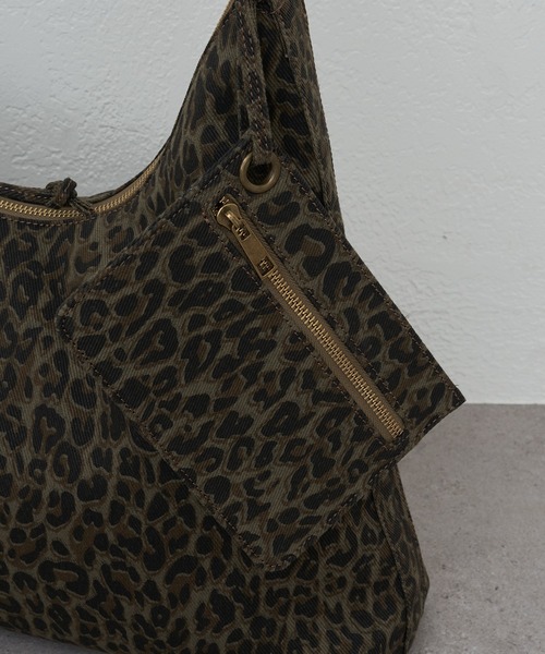 RAY CASSIN（レイカズン）の「【A4対応】アシメラウンドバッグ（ショルダーバッグ・レディース・ブラウン系その他2/ブラウン・FREE）」の19枚目の写真