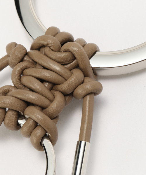 FRAMeWORK（フレームワーク）の「ITTI/イッチ CRISTY KNOTMAN RING RAPTO JP（その他小物・レディース・ブラック/ベージュ・FREE）」の4枚目の写真