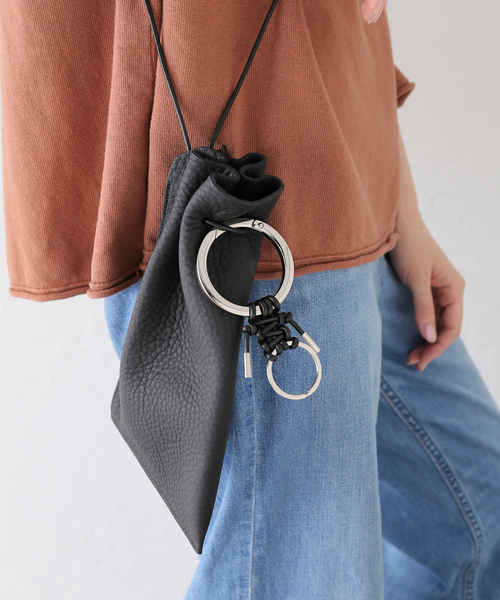 FRAMeWORK（フレームワーク）の「ITTI/イッチ CRISTY KNOTMAN RING RAPTO JP（その他小物・レディース・ブラック/ベージュ・FREE）」の3枚目の写真