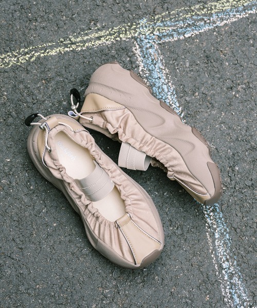 ROCKFISH WEATHERWEAR（ロックフィッシュウェザーウェア）の「PUFFIN SCRUNCH SNEAKERS（スニーカー・レディース・ブラック/ベージュ・23.0cm/23.5cm/24.0cm/24.5cm/25.0cm）」の14枚目の写真