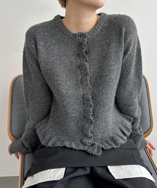 PILIT(ピリット)の「フリルカーディガン(カーディガン/ボレロ・レディース・グレー/チャコールグレー/グレイッシュベージュ・MEDIUM)」の2枚目の写真