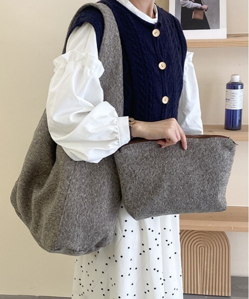 FREE STYLISTS(フリー スタイリスト)の「Y2K フリース ワンショルトート / A4サイズ対応 〕 〔2点SET 〕(ショルダーバッグ・レディース・グレー/ブラウン/レオパード/ダークグレー・FREE)」の2枚目の写真
