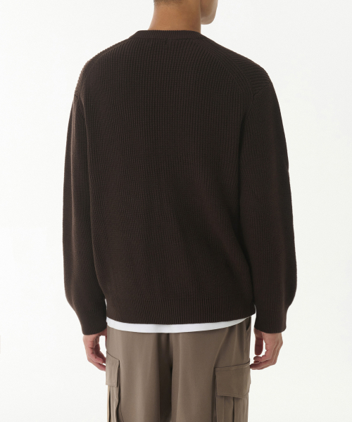 MUSINSA STANDARD（ムシンサスタンダード）の「コットンリブクルーネックニット[ブラウン]（ニット/セーター・メンズ・その他・XX-LARGE/SMALL/MEDIUM/LARGE/X-LARGE）」の2枚目の写真