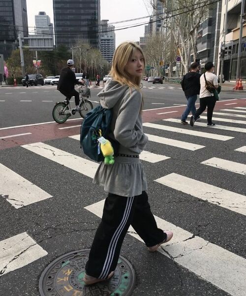 Retriever Club（レトリーバークラブ）の「RUFFLE HOODIE [GRAY]（Tシャツ/カットソー・レディース・その他・SMALL/MEDIUM）」の8枚目の写真