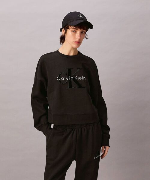 Calvin Klein(カルバン・クライン)の「スウェットシャツ(スウェット・レディース・ブラック/オフホワイト・S/L/M/XS)」の17枚目の写真