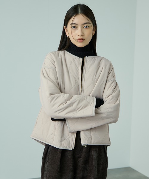 VICKY（ビッキー）の「ひょうたんキルトリバーシブルZIPジャケット（ノーカラージャケット・レディース・ブラック/ライトグレー・M）」の2枚目の写真