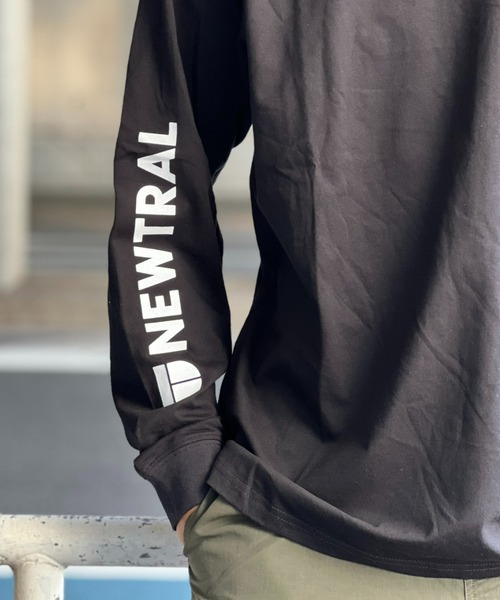 NEWTRAL（ニュートラル）の「【NEWTRAL】NEWTRAL_ Sleeve_Logo_LSTEE（Tシャツ/カットソー・メンズ・ブラック/ホワイト・MEDIUM/LARGE/X-LARGE）」の5枚目の写真