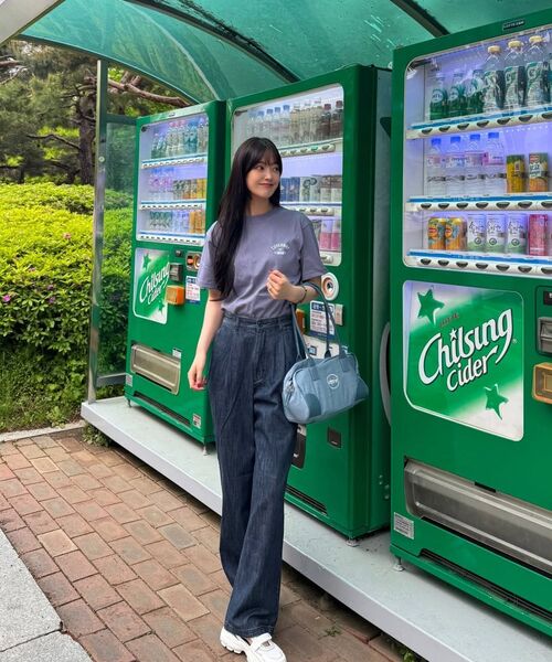 COVERNAT(カバーナット)の「セミワイド軽量デニムイージーパンツライトブルー(デニムパンツ・レディース・その他・SMALL/MEDIUM/LARGE/X-LARGE)」の9枚目の写真