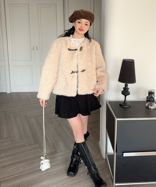 Jasmine Grandiflorum(ジャスミングランディフローラム)の「【Jasmine】ノーカラーショートボアコート (AW)(ノーカラーコート・レディース・アイボリー/ベージュ・FREE)」の10枚目の写真