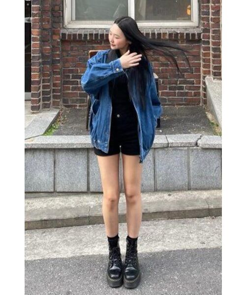 LADY VOLUME（レディーボリューム）の「465-1 LOOSE FIT DENIM EMBROIDERED JUMPER_BLUE（デニムジャケット・レディース・その他・FREE）」の3枚目の写真