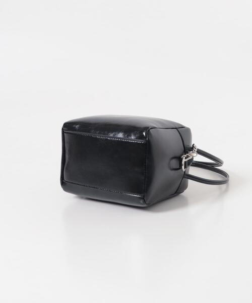 KBF（ケイビーエフ）の「チェーン付きスクエアBAG（ショルダーバッグ・レディース・ベージュ/ブラック・ONE）」の17枚目の写真