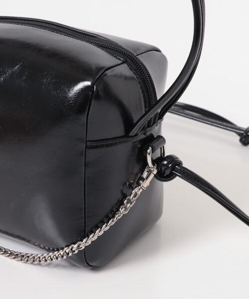 KBF（ケイビーエフ）の「チェーン付きスクエアBAG（ショルダーバッグ・レディース・ベージュ/ブラック・ONE）」の18枚目の写真