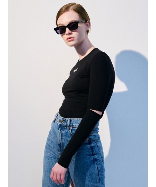 TOSE（トセ）の「スリーブポイントロングスリーブTシャツブラック（Tシャツ/カットソー・レディース・その他・FREE）」の4枚目の写真