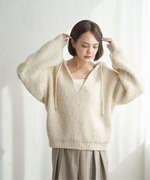 notch.(ノッチ)の「ブークレキーネックフーディニット(ニット/セーター・レディース・アイボリー/グレー・M)」の18枚目の写真