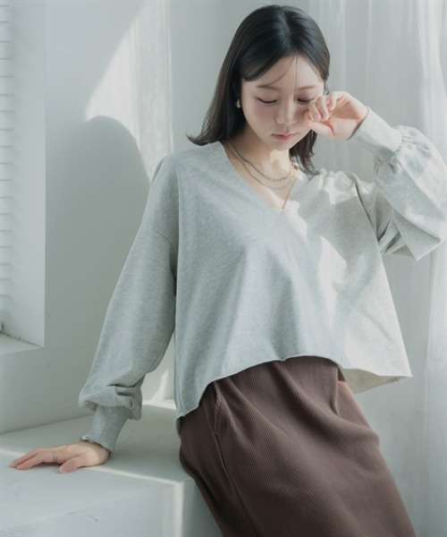 Petitjo(プッチージョ)の「小さいサイズ 深Vネックスウェットプルオーバー 低身長さん・小柄女性(スウェット・レディース・チャコール/ライトグレー・M-L/XS-S)」の4枚目の写真