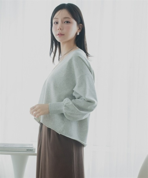 Petitjo(プッチージョ)の「小さいサイズ 深Vネックスウェットプルオーバー 低身長さん・小柄女性(スウェット・レディース・チャコール/ライトグレー・M-L/XS-S)」の8枚目の写真