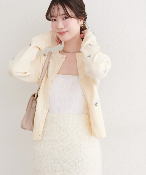 natural couture(ナチュラルクチュール)の「PBTフラワー刺繍クロップドカーディガン(カーディガン/ボレロ・レディース・チャコールグレー/ブラック/アイボリー/イエロー・FREE)」の16枚目の写真