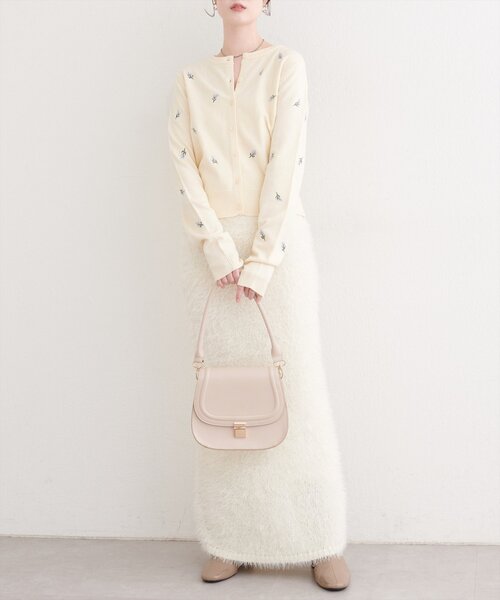 natural couture(ナチュラルクチュール)の「PBTフラワー刺繍クロップドカーディガン(カーディガン/ボレロ・レディース・チャコールグレー/ブラック/アイボリー/イエロー・FREE)」の17枚目の写真