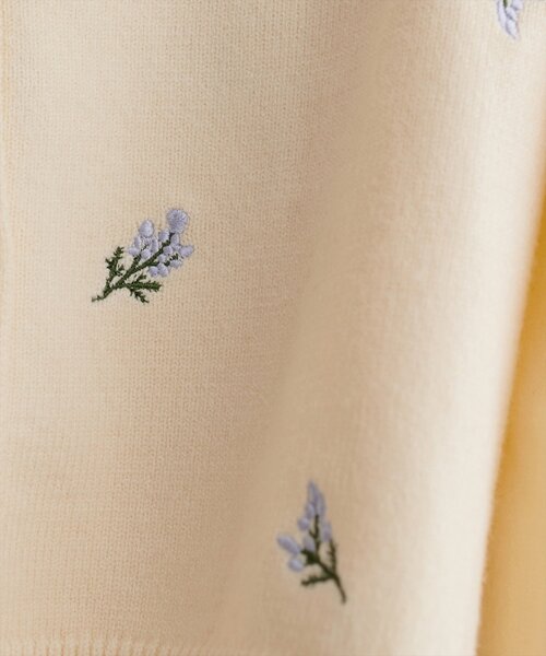 natural couture(ナチュラルクチュール)の「PBTフラワー刺繍クロップドカーディガン(カーディガン/ボレロ・レディース・チャコールグレー/ブラック/アイボリー/イエロー・FREE)」の18枚目の写真