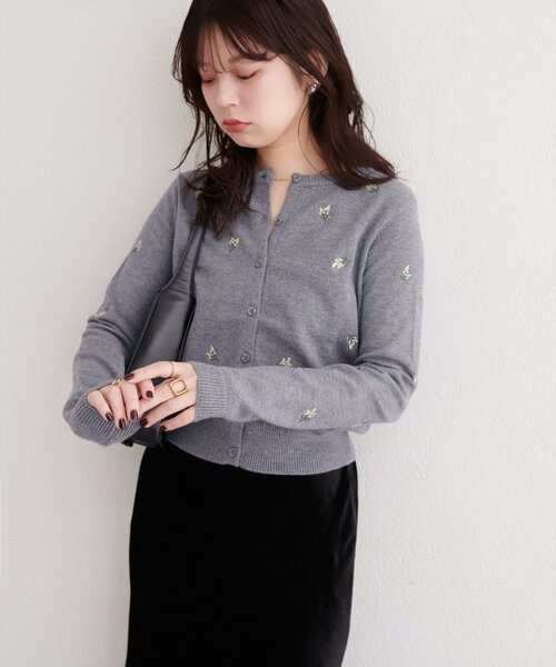 natural couture(ナチュラルクチュール)の「PBTフラワー刺繍クロップドカーディガン(カーディガン/ボレロ・レディース・チャコールグレー/ブラック/アイボリー/イエロー・FREE)」の21枚目の写真