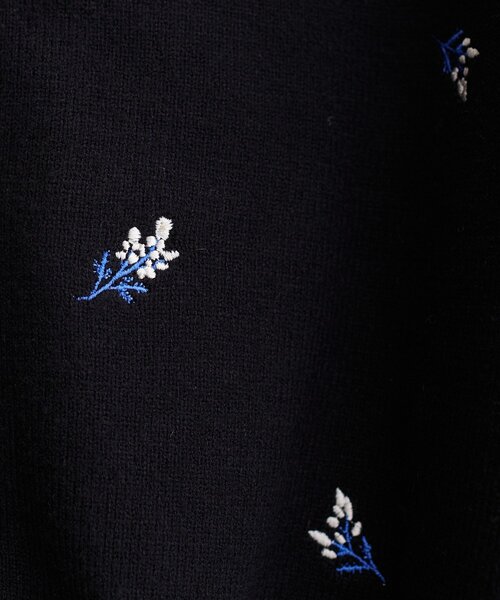 natural couture(ナチュラルクチュール)の「PBTフラワー刺繍クロップドカーディガン(カーディガン/ボレロ・レディース・チャコールグレー/ブラック/アイボリー/イエロー・FREE)」の7枚目の写真
