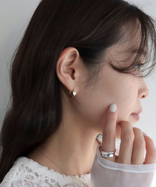 fredy emue（フレディエミュ）の「ステンレスハートリングピアス（ピアス（両耳用）・レディース・ゴールド/シルバー・FREE）」の4枚目の写真