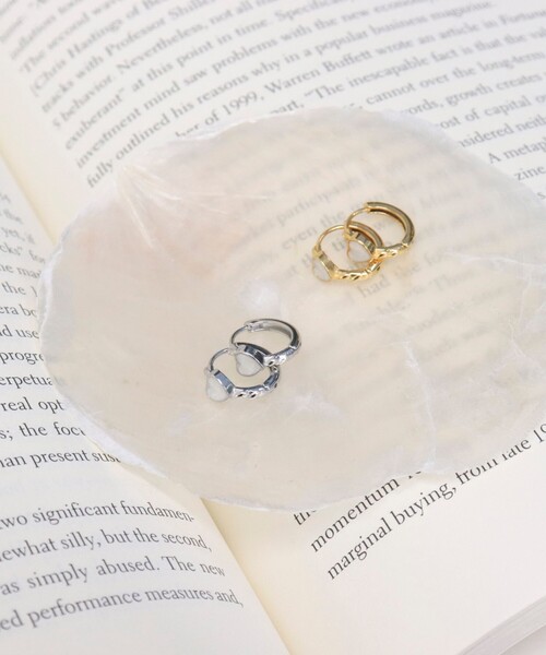 fredy emue（フレディエミュ）の「ステンレスハートリングピアス（ピアス（両耳用）・レディース・ゴールド/シルバー・FREE）」の5枚目の写真