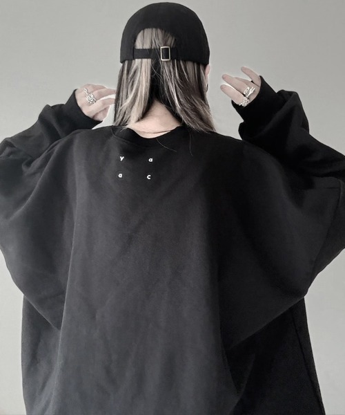 YACA(ヤーカ)の「Cutoff Mini Logo Sweat/カットオフミニロゴスウェット【unisex item】(スウェット・レディース・アッシュグレー/ブラック・FREE)」の2枚目の写真