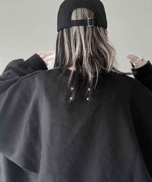 YACA(ヤーカ)の「Cutoff Mini Logo Sweat/カットオフミニロゴスウェット【unisex item】(スウェット・レディース・アッシュグレー/ブラック・FREE)」の6枚目の写真