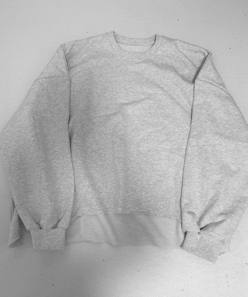 YACA(ヤーカ)の「Cutoff Mini Logo Sweat/カットオフミニロゴスウェット【unisex item】(スウェット・レディース・アッシュグレー/ブラック・FREE)」の7枚目の写真