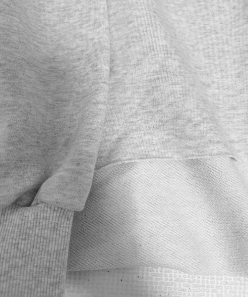 YACA(ヤーカ)の「Cutoff Mini Logo Sweat/カットオフミニロゴスウェット【unisex item】(スウェット・レディース・アッシュグレー/ブラック・FREE)」の8枚目の写真