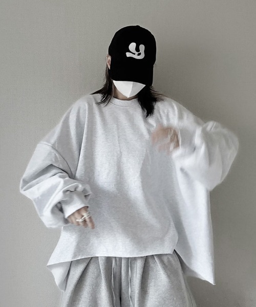 YACA(ヤーカ)の「Cutoff Mini Logo Sweat/カットオフミニロゴスウェット【unisex item】(スウェット・レディース・アッシュグレー/ブラック・FREE)」の11枚目の写真
