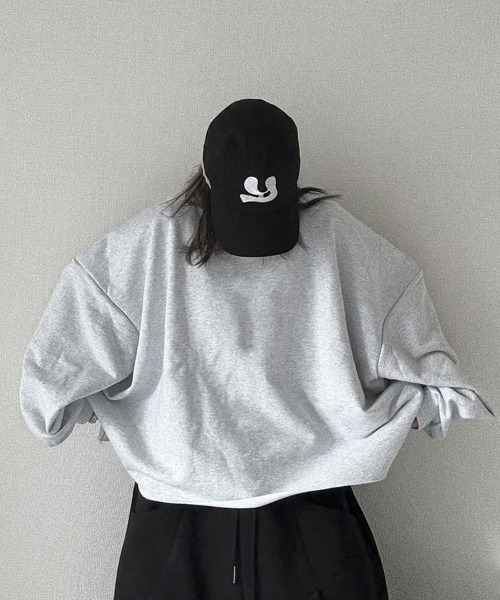 YACA(ヤーカ)の「Cutoff Mini Logo Sweat/カットオフミニロゴスウェット【unisex item】(スウェット・レディース・アッシュグレー/ブラック・FREE)」の12枚目の写真