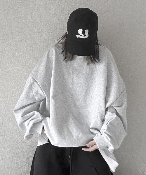 YACA(ヤーカ)の「Cutoff Mini Logo Sweat/カットオフミニロゴスウェット【unisex item】(スウェット・レディース・アッシュグレー/ブラック・FREE)」の16枚目の写真