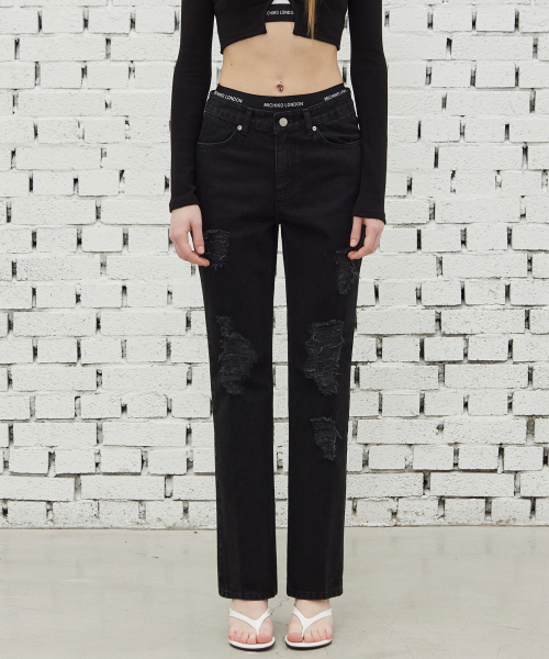 MICHIKO LONDON(ミチコ ロンドン)の「ローライズブーツカットデニムパンツブラック(デニムパンツ・レディース・その他・SMALL/MEDIUM)」の1枚目の写真