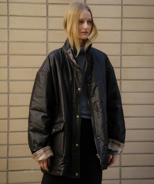KNOWNBETTER（ノウンベター）の「Check pointed high-neck puffer coat [KNFW04CT09]_[2color]（ダウンジャケット/コート・レディース・ブラック/カーキ・FREE）」の3枚目の写真