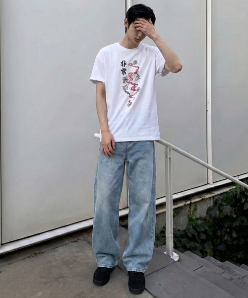 NOTUSUAL（ノットユージュアル）の「ユーズアルワイドデニムパンツ_[M.BLUE]（デニムパンツ・レディース・ブルー・SMALL/MEDIUM/LARGE/X-LARGE/X-SMALL）」の4枚目の写真