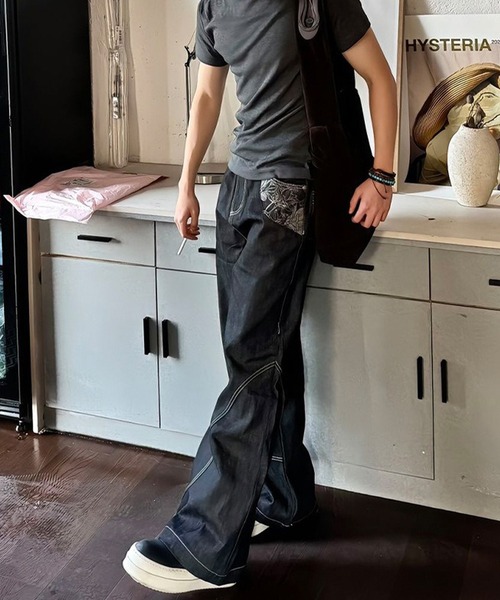 WESTBOY(ウエストボーイ)の「ユニークステッチ カーブ ルーズ ワイドデニムパンツ WO25W11PT03(デニムパンツ・メンズ・ブラック・L/M/XL)」の4枚目の写真