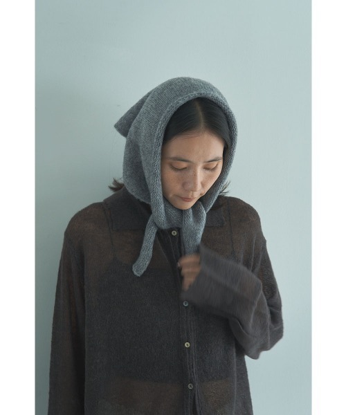 marjour(マージュール)の「KNITTED TRIANGULAR SCARF(ストール/ショール・レディース・ブルー/グレー・FREE)」の6枚目の写真