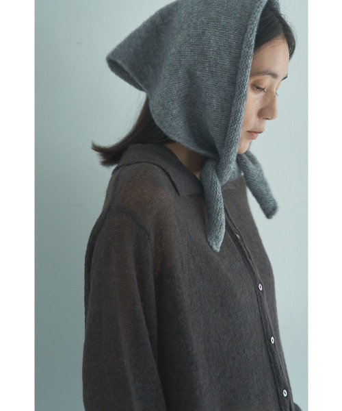 marjour(マージュール)の「KNITTED TRIANGULAR SCARF(ストール/ショール・レディース・ブルー/グレー・FREE)」の8枚目の写真
