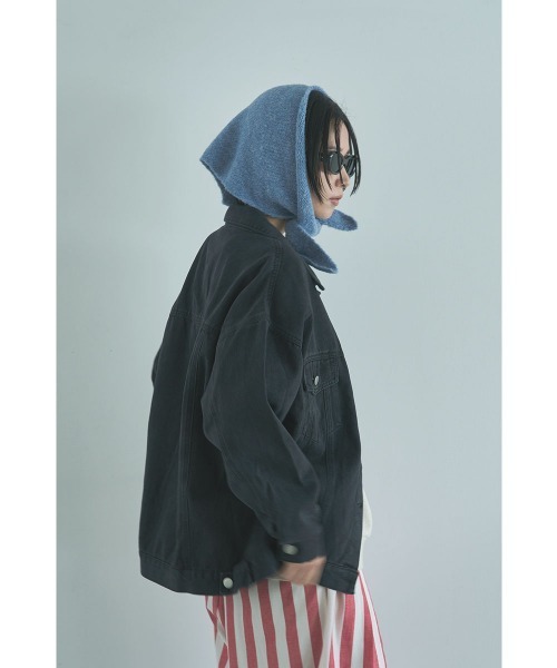 marjour(マージュール)の「KNITTED TRIANGULAR SCARF(ストール/ショール・レディース・ブルー/グレー・FREE)」の15枚目の写真