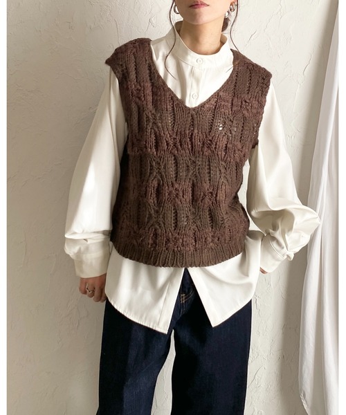 セール】ローゲージケーブル手編み風vネックショート丈ハンドニット